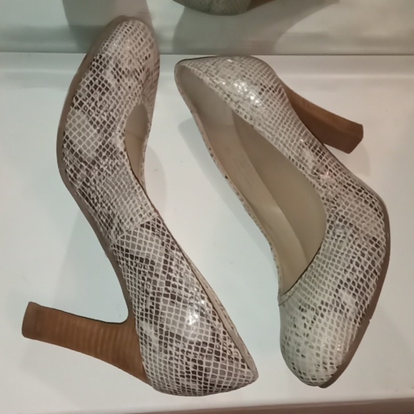 You By Crocs Animal Print Heels - Picture 7 of 8